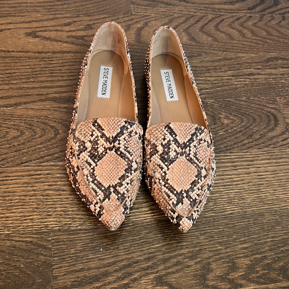 Steve Madden Pointed Flats
